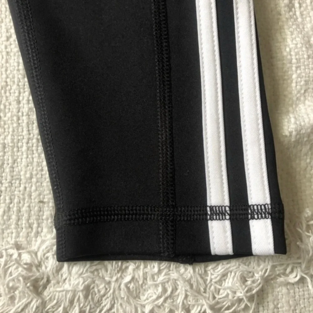 JUNIORS M BLACK ADIDAS SPORT QUARTER LEGGING W/ POCKETS‼️